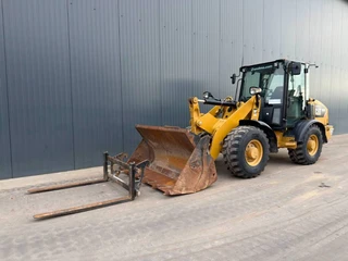 Cat 2016 - 906M afbeelding 2 miniatuur