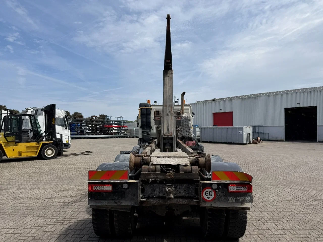 Volvo FMX 410 2018 - / ENGINE RUNNING / 8X4 / ONLY:278525 KM / AJK HOOKLIFT 25TON / 2X BIG AXLE / FULL-STEEL / AUTOMATIC / EURO-6 / 2018 obrázek 9