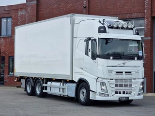 Volvo FH 2019 - 13.500 Globetrotter XL 6x4 - Carrier Frigo Bi Temp - Loadlift - I parkcool - Leather te koop