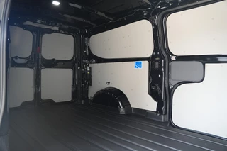 Ford Transit Custom 2025 - 320 2.0 TDCI L2H1 Limited 170pk - 1+1 Stoelopstelling - 2x Schuifdeur - Adaptive Cruise - Verwarmd stuur - Blind spot - Navigatie - Camera - Draadloos laden - Rijklaar image 41