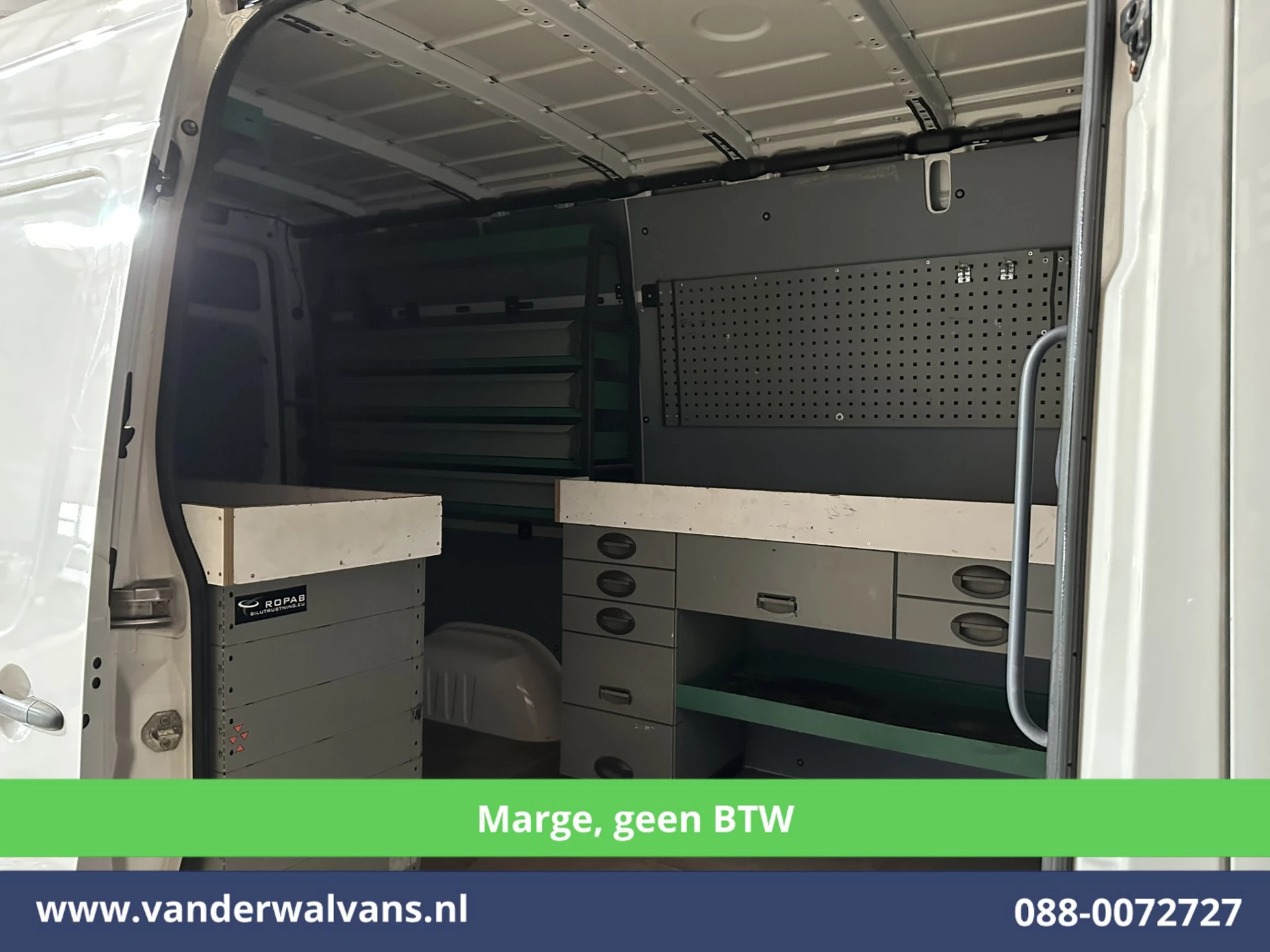 Volkswagen Crafter 2016 - 2.0 TDI 164pk **MARGE, geen BTW** L2H2 Inrichting Airco | Trekhaak | Cruisecontrol immagine 11