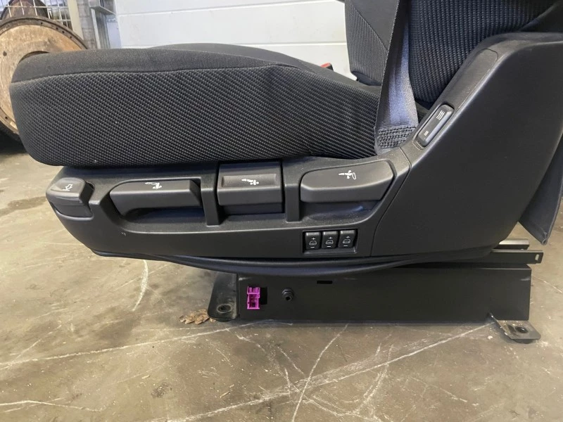 DAF - 2296479 / 2437892 CHAUFFEURSSTOEL LUXURY MET DAF-LOGO immagine 2