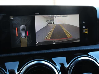 Mercedes-Benz A-Klasse 2022 - 200 Automaat AMG Line afbeelding 3 miniatuur