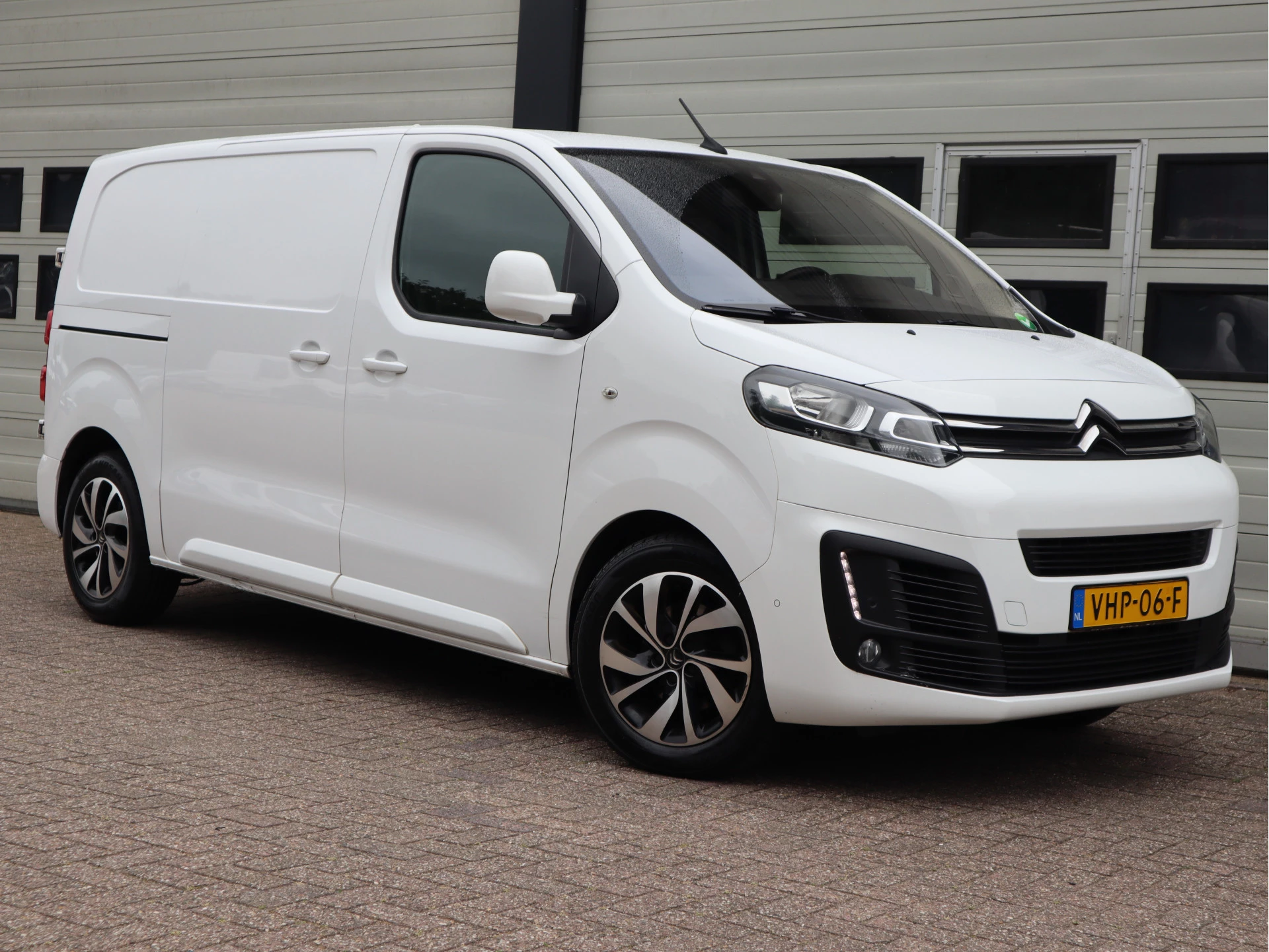 Citroën Jumpy 2020 - 2.0 BlueHDI 123pk Automaat - L2 Lang - Trekhaak - Cruise - Navi imagem 2