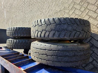 Evans Trailers Wide spread - 8 Tires - Drumbrakes - Steelspring 2011 - N/A image 23