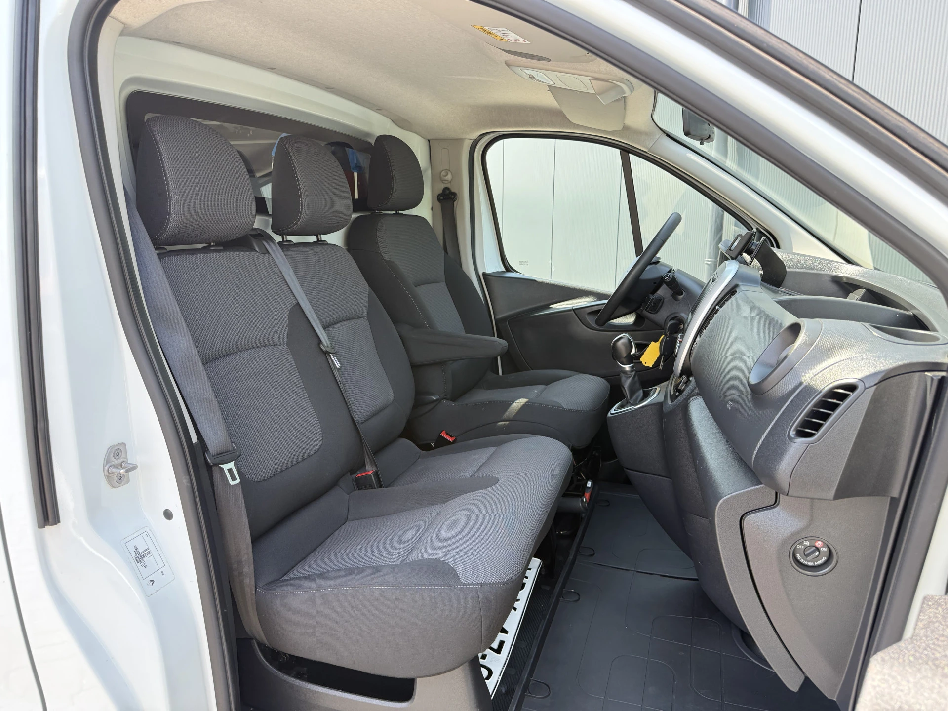 Renault Trafic 2020 - 2.0 dCi 145 PK / AUTOMAAT / L1H1 / 2x SCHUIFDEUR / INRICHTING / TREKHAAK / IMPERIAAL / 3-ZITS afbeelding 8