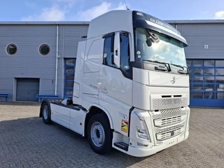Volvo FH 2021 - FH5-500 / VEB+ / 643307 KM / I-PARKCOOL / NA CHASSIS / DOUBLE TANK / FULL-SPOILER / 2XBED / FRIDGE / LWDS / AUTOMATIC / EURO-6 / 2021 afbeelding 2 miniatuur
