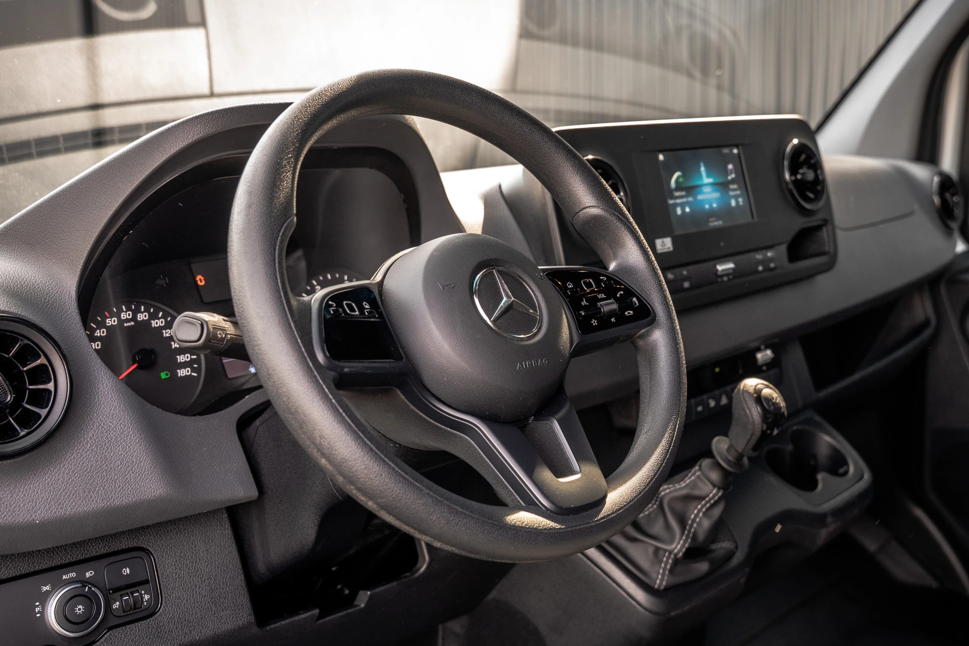 Mercedes-Benz Sprinter 2020 - 311 CDI RWD L2H2 | Volledig Ingericht | Mbux | Camera | Climatronic obrázek 14