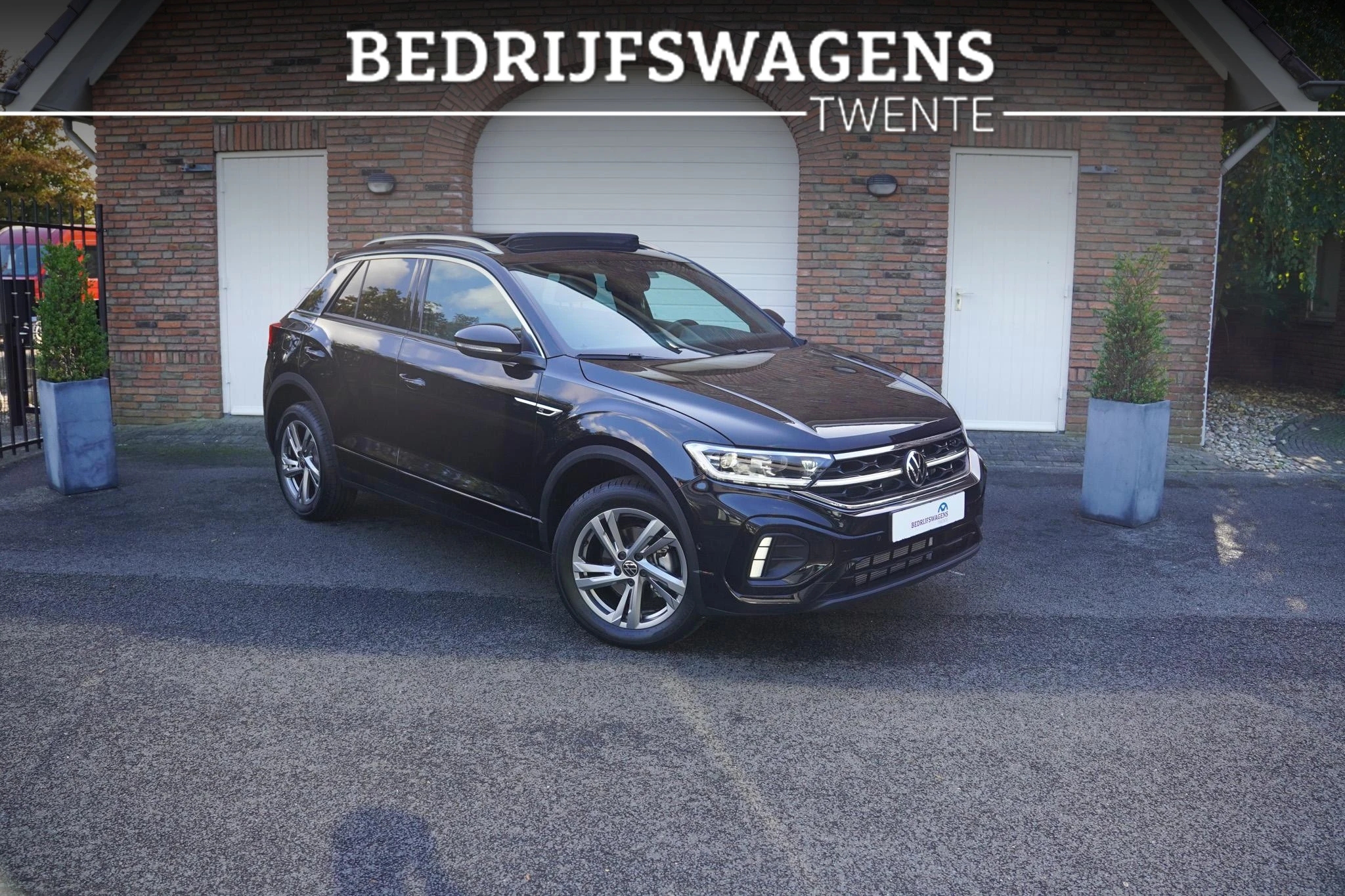 Volkswagen T-Roc 2025 - 1.5 TSI 150PK R-Line Edition DSG Schuif/kantel dak zdjęcie 1