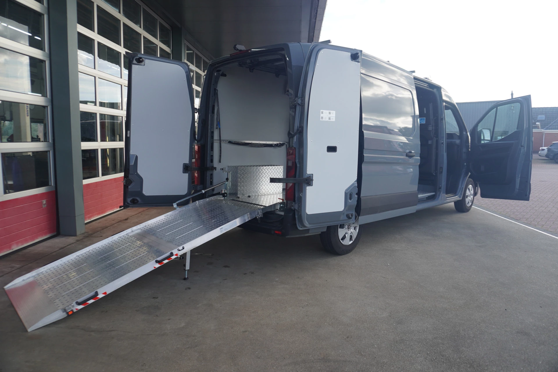 Renault Master 2024 - T35 2.0 dCi 170PK L3H2 Extra Laadruimte inrichting obrázek 2