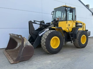 Komatsu 2010 - WA200PZ-6 - Auto Greasing / Joystick Controls / AC image 2 thumbnail