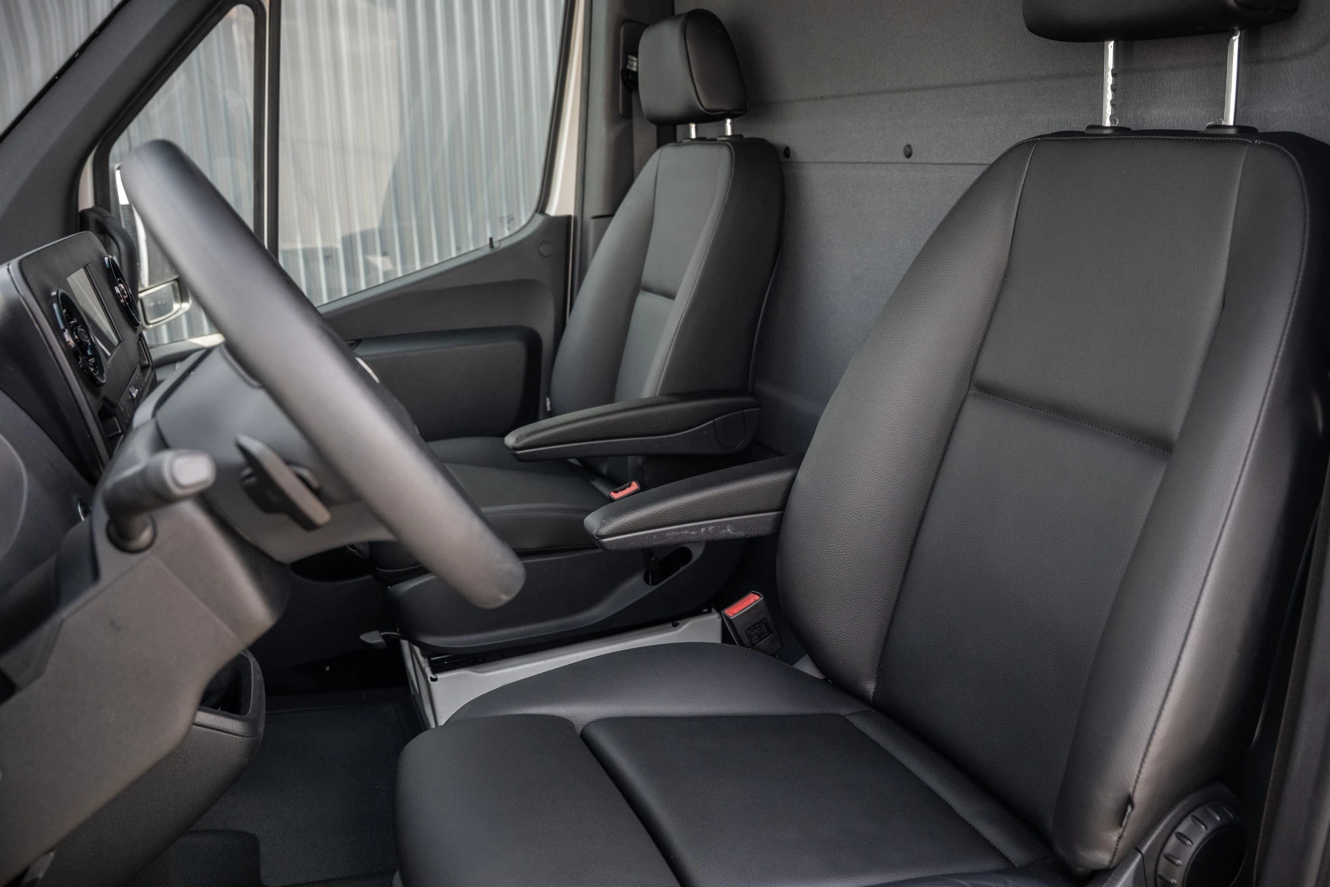 Mercedes-Benz Sprinter 2024 - 519 CDI | 190PK | Automaat | Nieuw | Luchtvering | LED | Cruise | Carplay | Mbux | Navi | Climatronic Bild 13