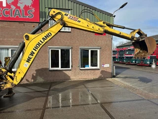 New Holland N/A 2011 - LB115B, CE, 240 MM MULTI PURPOSE LOADER BUCKET, 800 MM BACHOE DIGGING BUCKET, FLIP OVER FORKS, AIR CONDITIONER afbeelding 8