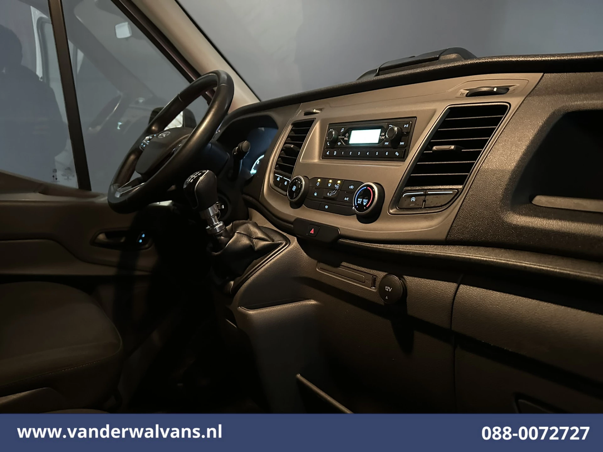 Ford Transit 2022 - 2.0 TDCI 130pk Bakwagen Laadklep Euro6 Airco | 1040kg laadvermogen | Cruisecontrol | Verwarmde voorruit image 14