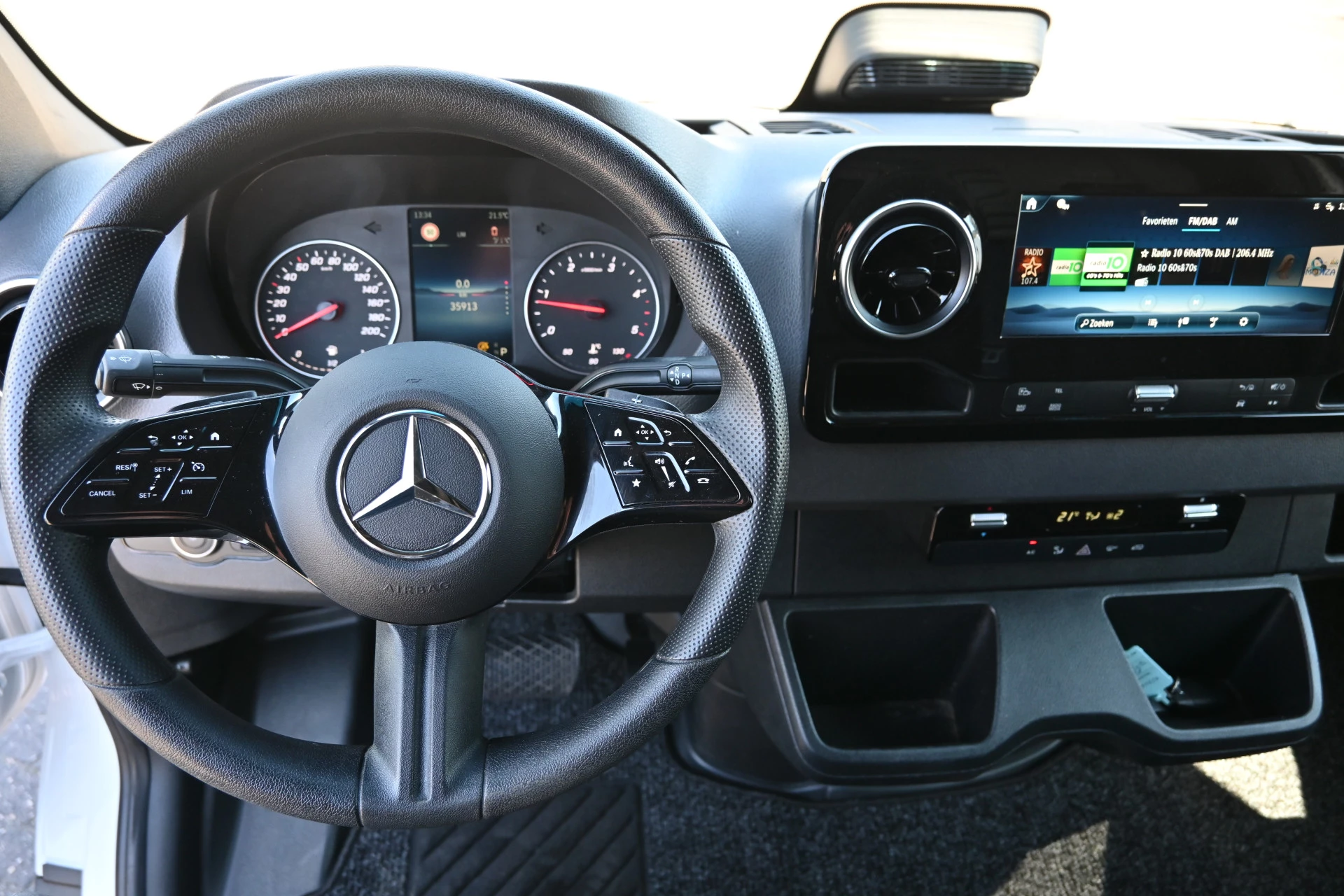 Mercedes-Benz Sprinter 2024 - 317 CDI L2H2 Pro obrázek 16
