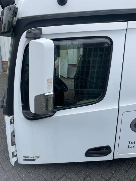Mercedes-Benz - A 9607202303 PORTIER LINKS INCLUSIEF SPIEGEL obrázek 1