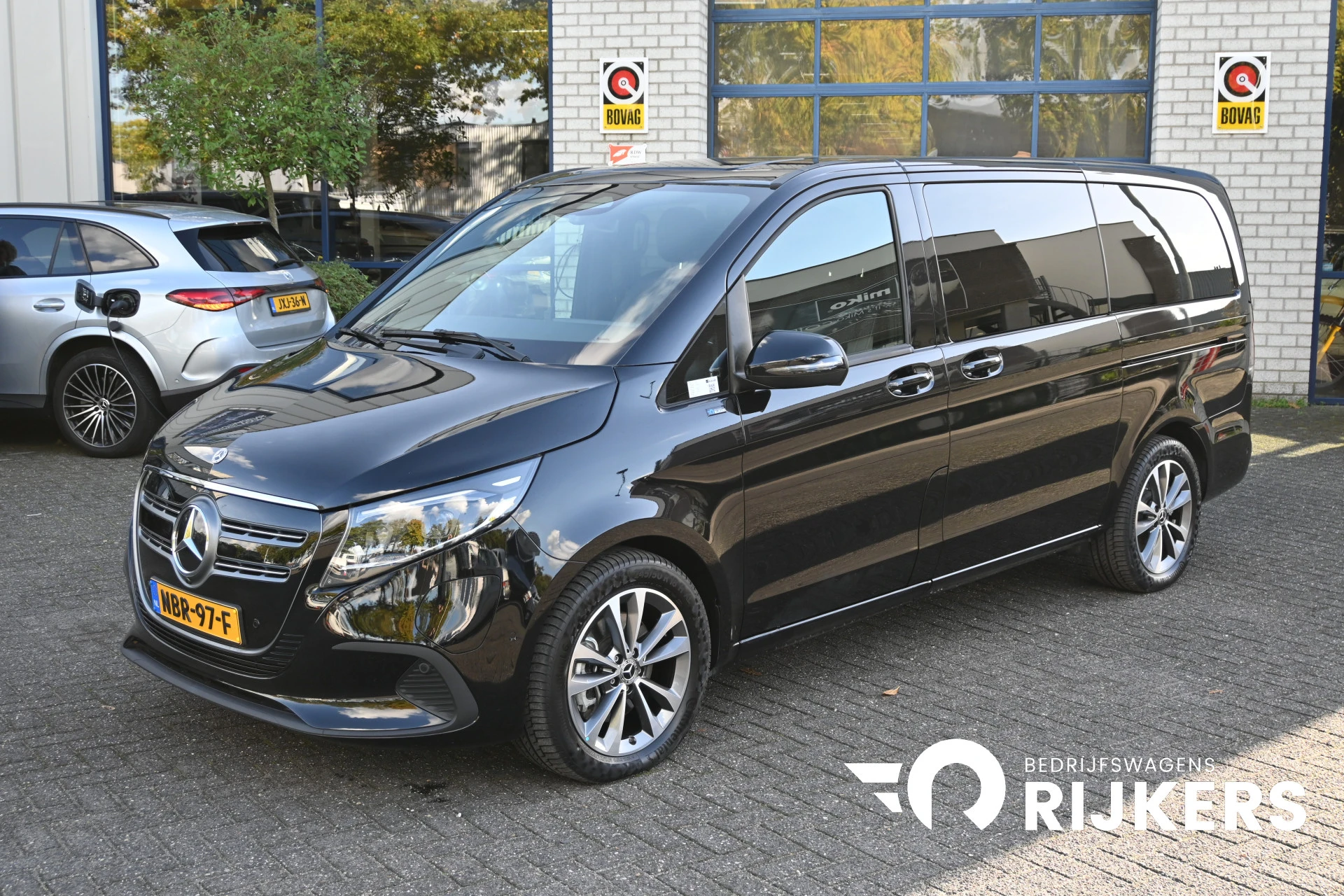 Mercedes-Benz EQV 2024 - 300 L2 Avantgarde 90 kWh afbeelding 1