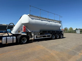 Feldbinder EUT 40 3 2007 - EUT 40 3 Alu. Zement Silo - Powder Bulk tank Onderlosser 1 Comp.| 39 m3 obrazek 1