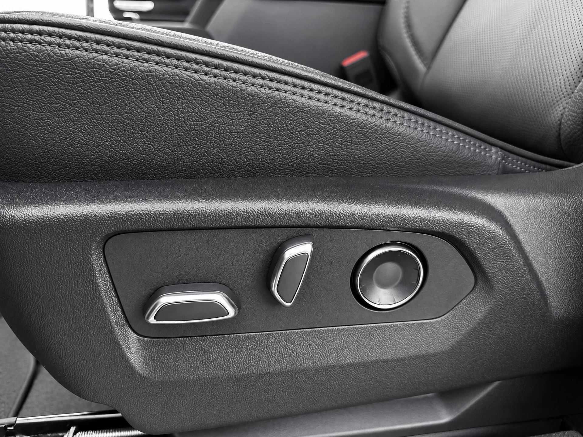 GMC Sierra 2024 - 1500 Sierra Denali 1500 6.2L V8 |INCL. LPG| |BPM VRIJ! | 360 camera | adaptieve cruise control | Stoelkoeling&verwarming| op voorraad!! afbeelding 24