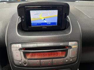 Toyota Aygo 2012 - 1.0-12V Dynamic Navigator - 1e Eigenaar - NAP - NAV - Airco. bild 15