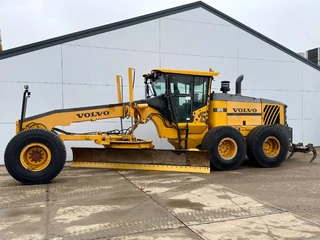 Volvo 2011 - G970 - 4.88m Blade / 3 Tine Ripper / EPA te koop