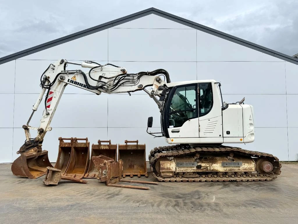 Liebherr 2017 - R914 Compact - 5 Buckets + Forks + Tooth / Triple obrázek 1