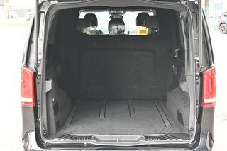 Mercedes-Benz V-Class 2024 - 300d 4-MATIC AMG DC Avantgarde obrazek 19