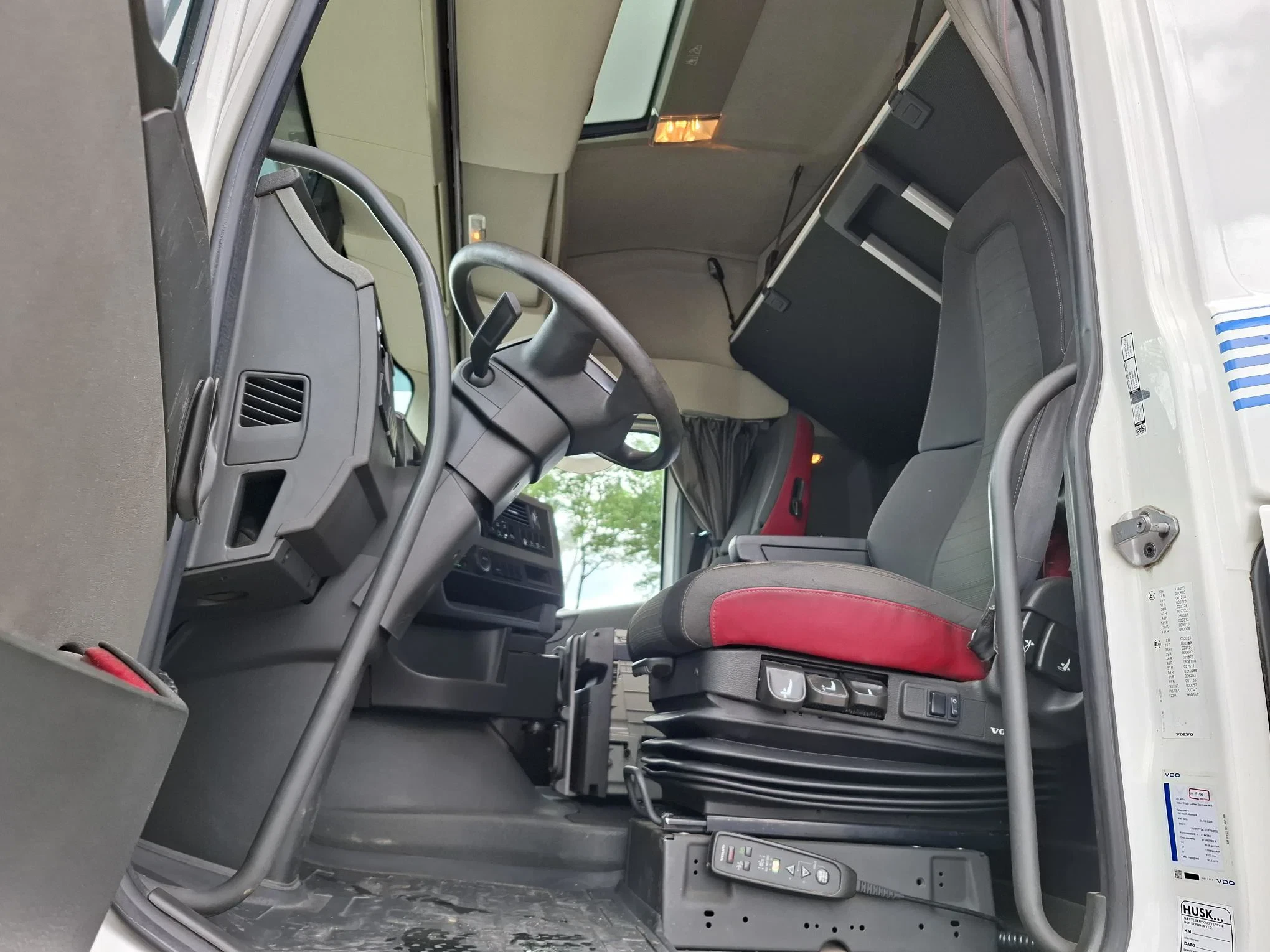 Volvo FH 2016 - FH4-460 / BDF SYSTEM / VEB+ / ACC / LWDS / FRIDGE / LIFT AXLE / AUTOMATIC / EURO-6 / 2016 afbeelding 14