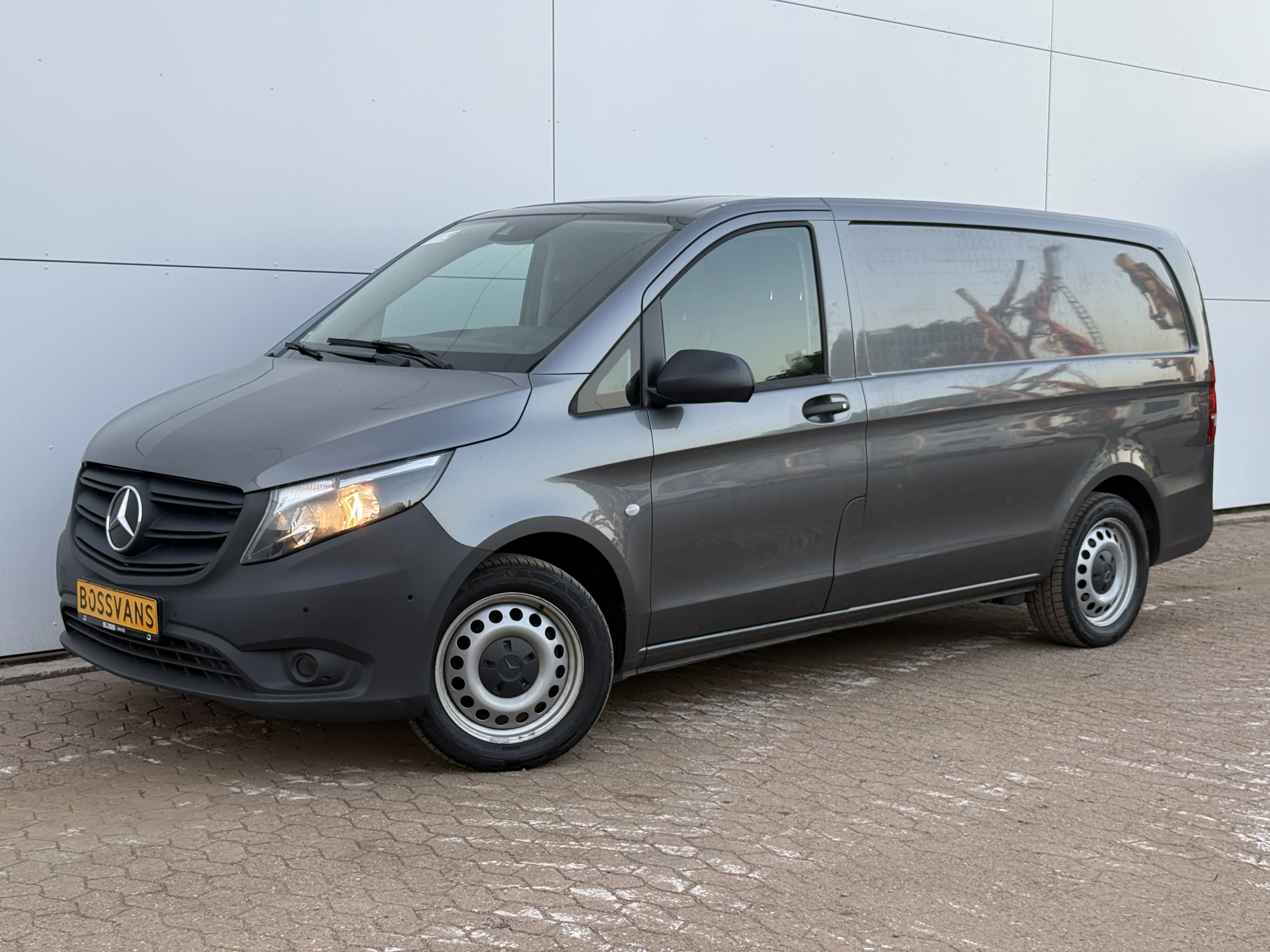 Mercedes-Benz Vito 2023 - 114 1.9 CDI Automaat L2H1 Climate Control Cruise Control Parkeersensoren V + A Kastwand Inbouw image 1