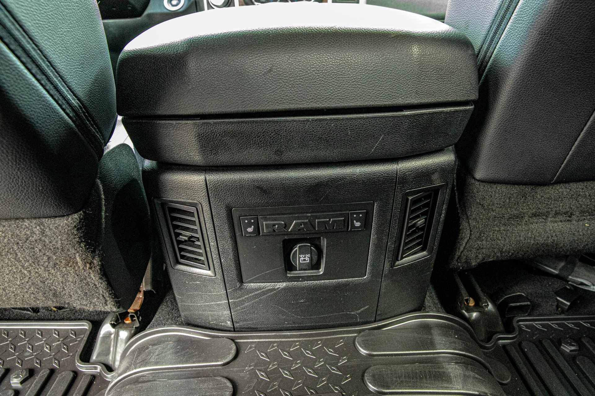 Dodge Ram 1500 2019 - classic 5.7 V8 Laramie zonder btw afbeelding 11