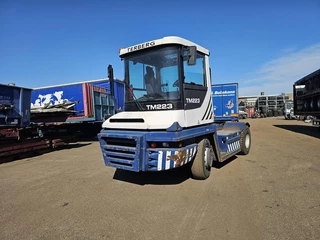 Terberg RT283 | TERMINAL TRACTOR 4X4| TURNING CHAIR. | AUTOMATIC GEAR |19208 HOURS HYDRAULIC SYSTEM. 2016 - N/A immagine 1