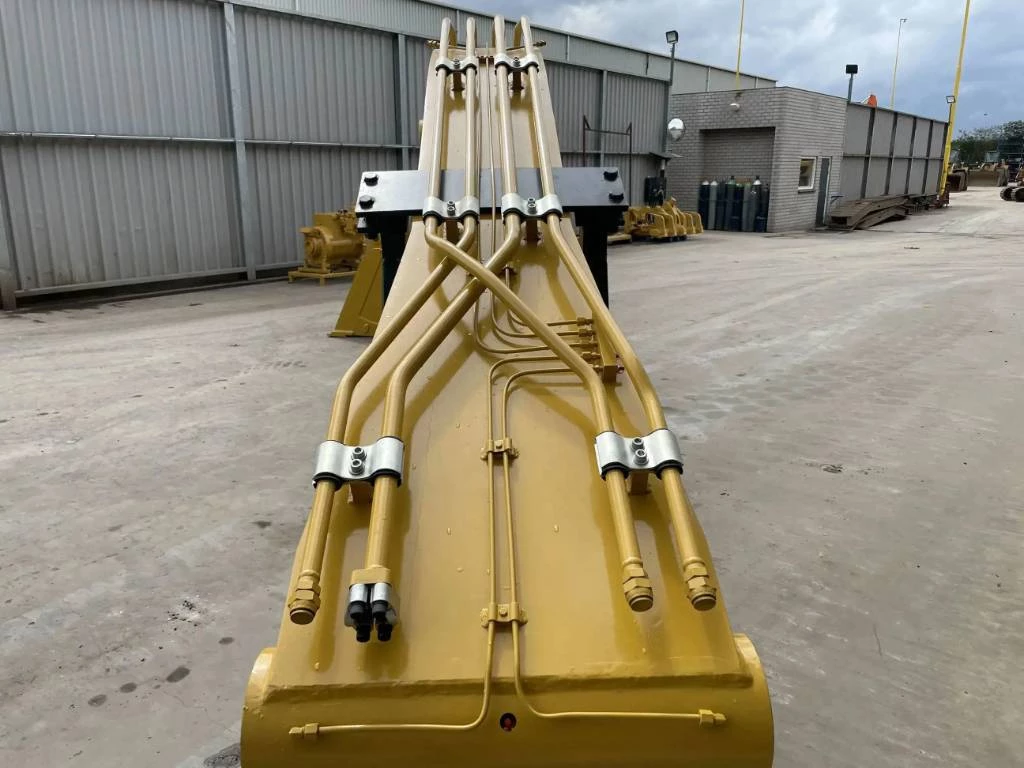 Cat 2026 - 323F 18m Set Long Reach Equipment immagine 16