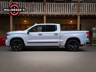 Chevrolet Silverado 2024 - High Country 6.2 V8 420 PK, obrazek 3