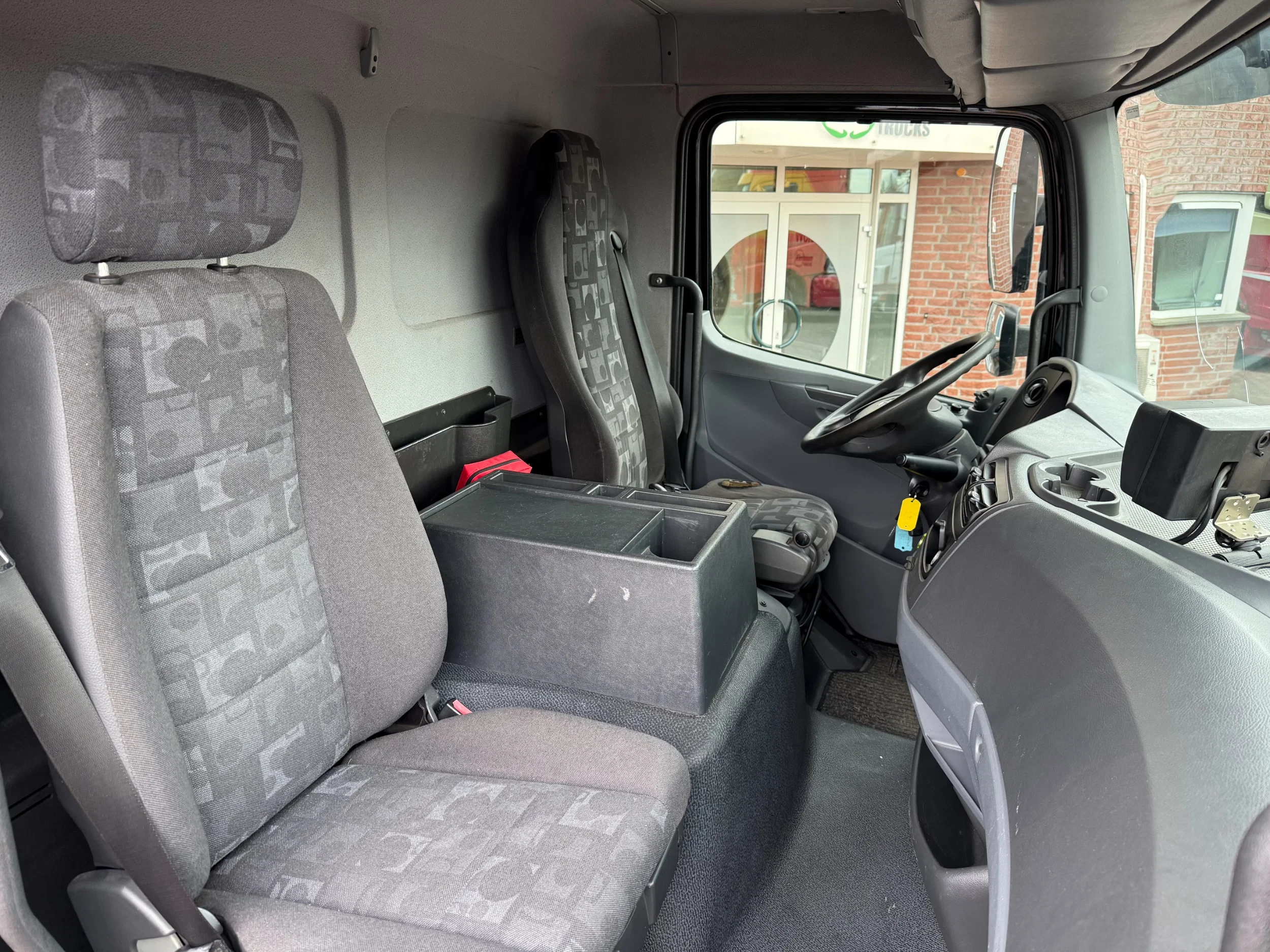 Mercedes-Benz Atego 2010 - 1018 Atego 1018L Euro5 Koffer mit Lbw / Klima / afbeelding 5