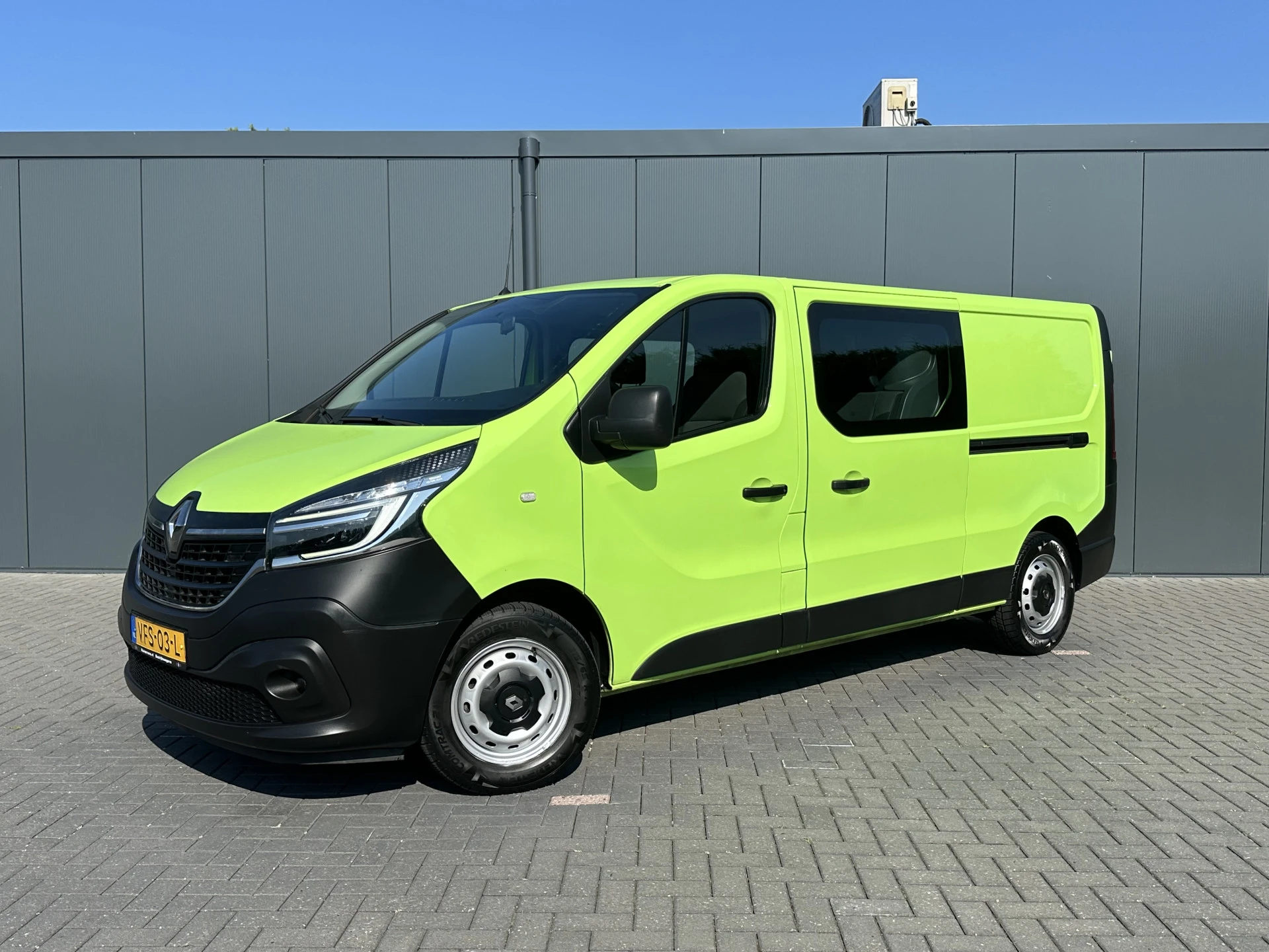 Renault Trafic 2020 - 1.6 dCi / L2H1 / 1e EIG. / DUBBELE CABINE / 2x SCHUIFDEUR / TREKHAAK / AIRCO / CRUISE / DUBBELE CABINE afbeelding 2