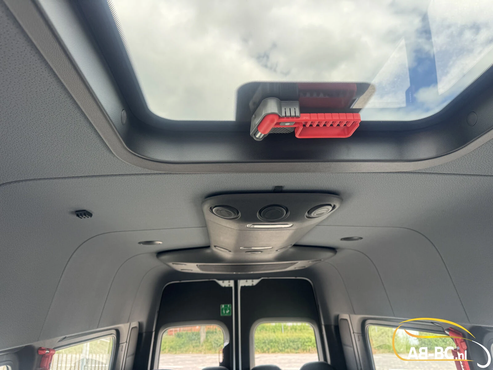 Mercedes-Benz Sprinter 2026 - Transfer 45, 23 Seats, Euro 6 image 44