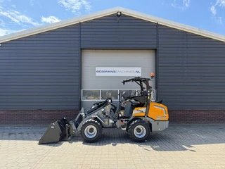 Giant G2700 X-TRA HD+ minishovel NIEUW skid banden €695 LEASE 2026 afbeelding 1 miniatuur