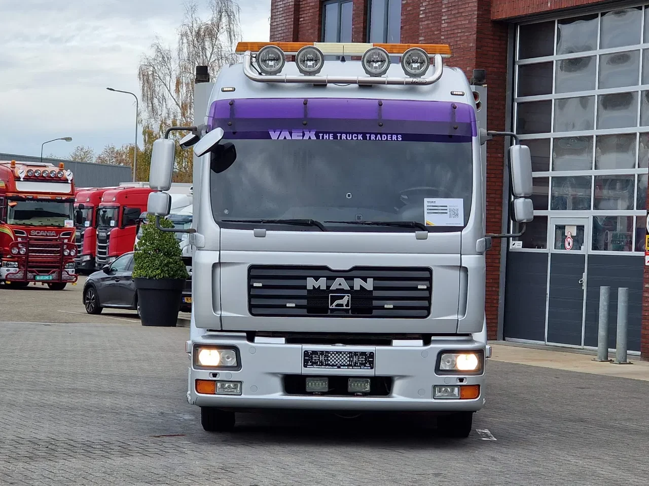 MAN TGL 2009 - 12.240 4x2 Cartransporter - 12T - AS Tronic - Hydraulic deck - Sleeper cab image 4