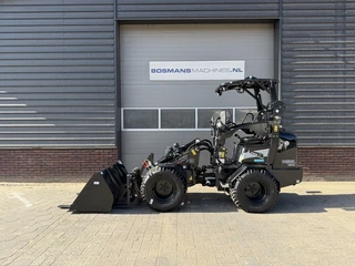 Giant G1500L X-tra minishovel BLACK edition ! Met zeer veel opties !! 2026 te koop