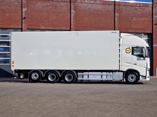 Volvo FH 2020 - 16.750 XL 8x4*4 - Carrier Supra 1150 MT - Bi Temp - Retarder - Loadlift - Bussbygg box immagine 11