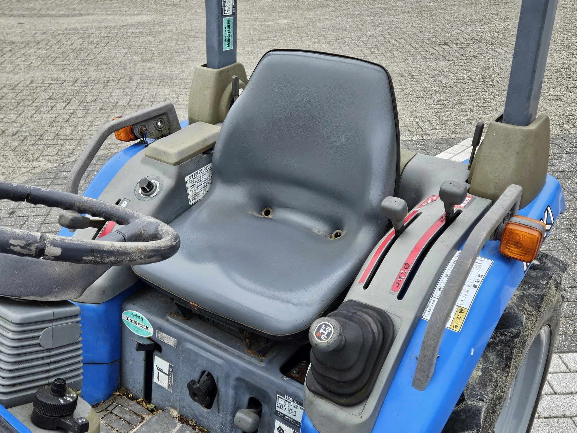 Iseki 1998 - SIAL 1932306+548/456+ compact tractor afbeelding 16