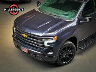 Chevrolet Silverado 2024 - USA High Country Black Edition 6.2 V8 420 PK, obrazek 8