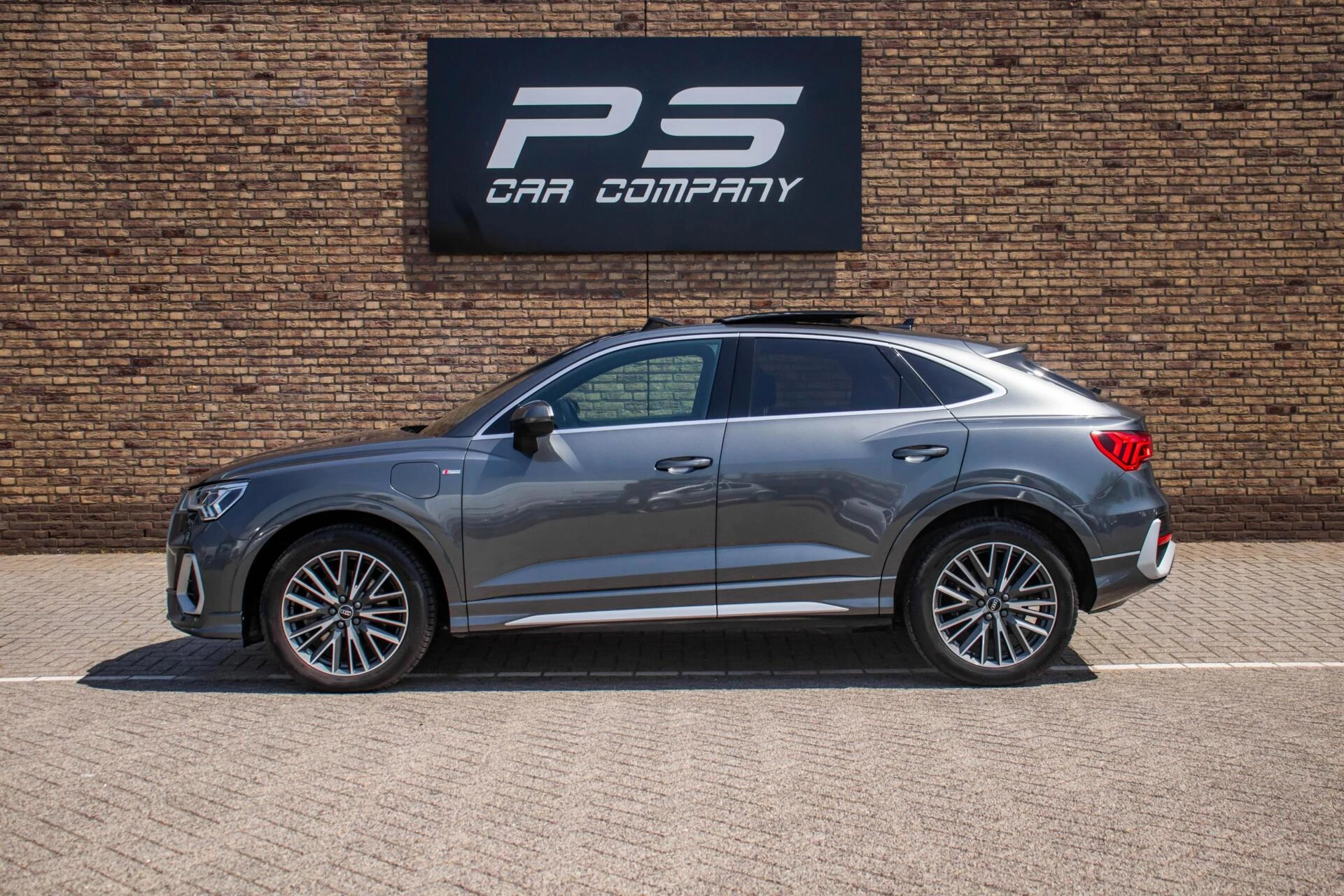 Audi Q3 2023 - 45 TFSI e S-Line, Pano, Leder, Ambient, Carplay afbeelding 3