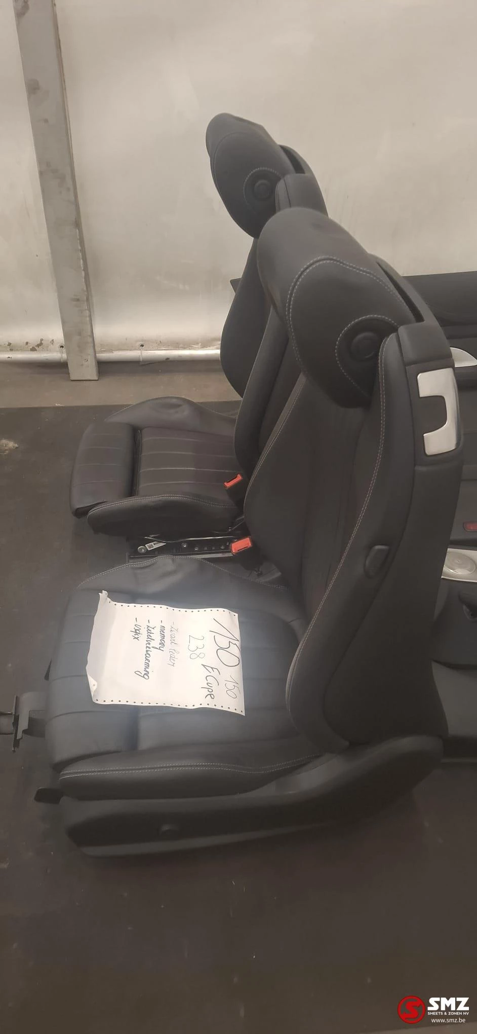 Mercedes-Benz - Occ set interieur met zetels W238 Mercedes obrázek 4