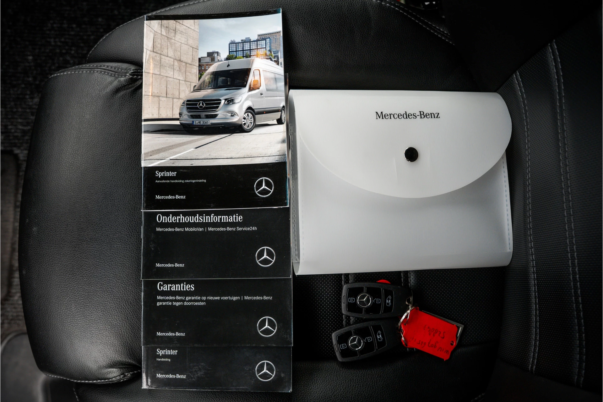 Mercedes-Benz Sprinter 2023 - 315 CDI RWD L3H2 | ZGAN | Automaat | 1e Eigenaar | Camera | Carplay | Cruise | Mbux | Climatronic Bild 28