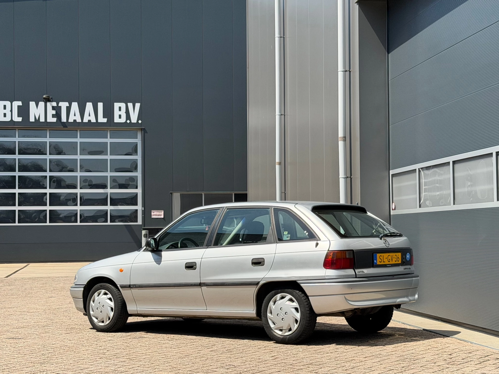Opel Astra 1998 - 1.6i Edition bj.1998 Invalide aanp|Apk 6-2027. afbeelding 3