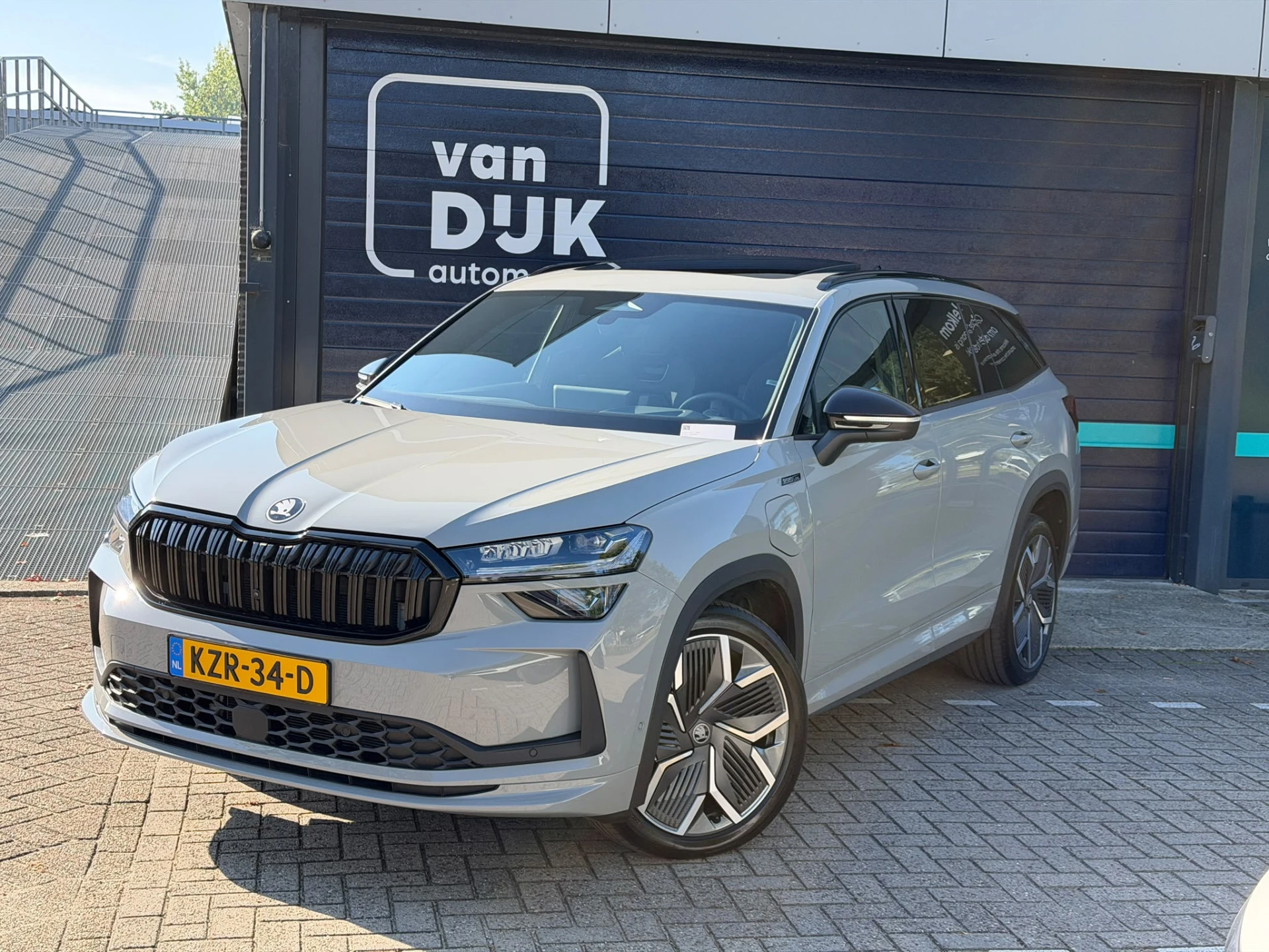 Škoda Kodiaq 2025 - 1.5 TSI PHEV Sportline Panoramadak 20 inch velgen Head Up display afbeelding 1