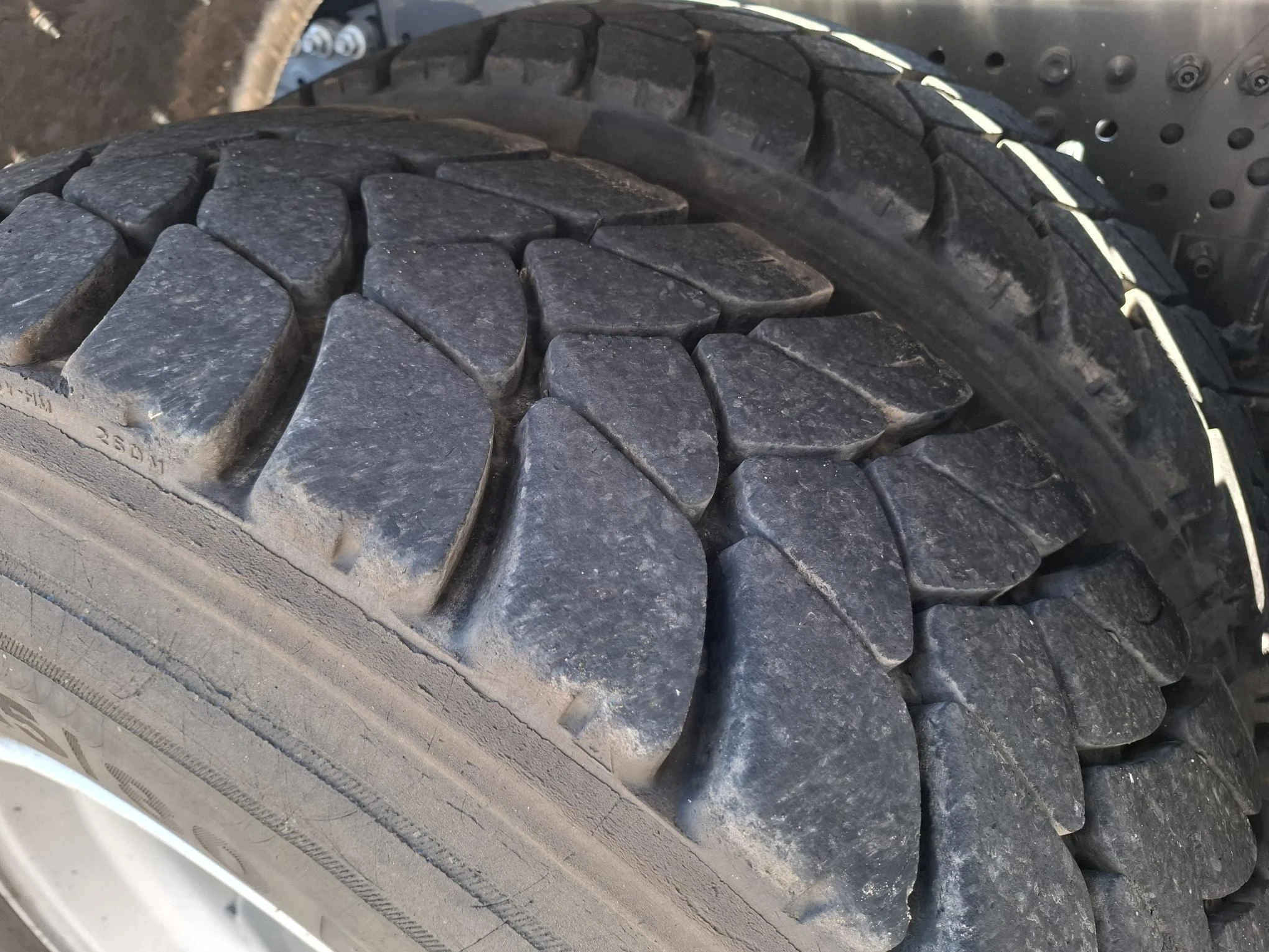 Mercedes-Benz Arocs 3242 2024 - / 8X4 / HIAB 25TON HOOKLIFT / !! 35539 KM!! / TOP CONDITION / BIG AXLE / FRIDGE / SMART TACHO / AUTOMATIC / EURO-6 / 2024 immagine 51