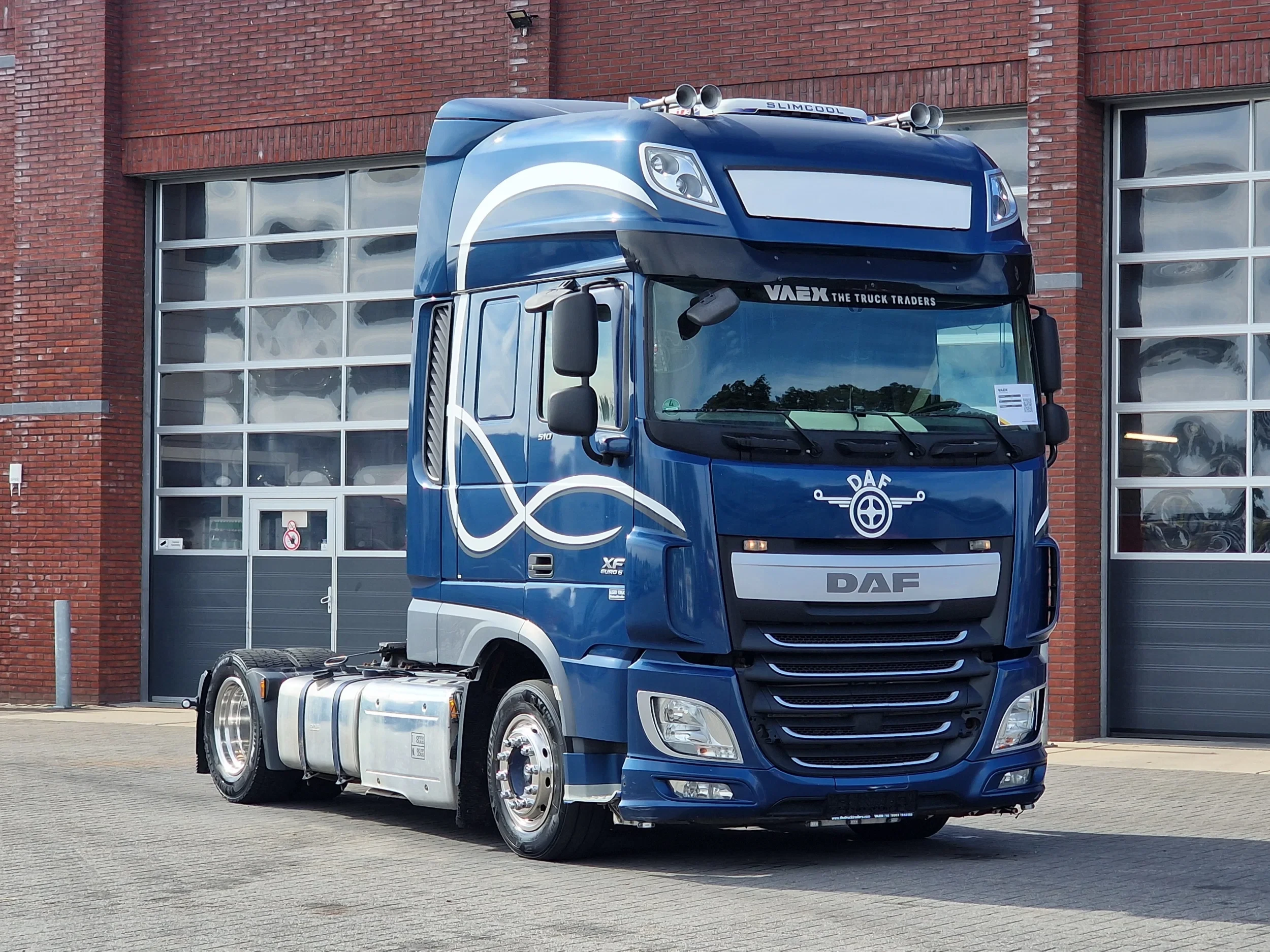 DAF XF 2017 - 510 SuperSpaceCab 4x2 - Custom interior - Night clima - Low deck afbeelding 1