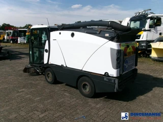 Johnston C202 compact street sweeper 2019 imagen 3 miniatura